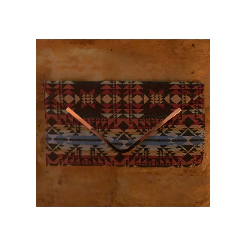 Native Clutch